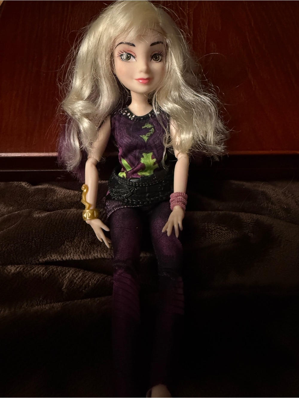 Descendants 2 Mal Fashion Doll Hasbro Blonde and Purple Hair - Picture 8 of 11